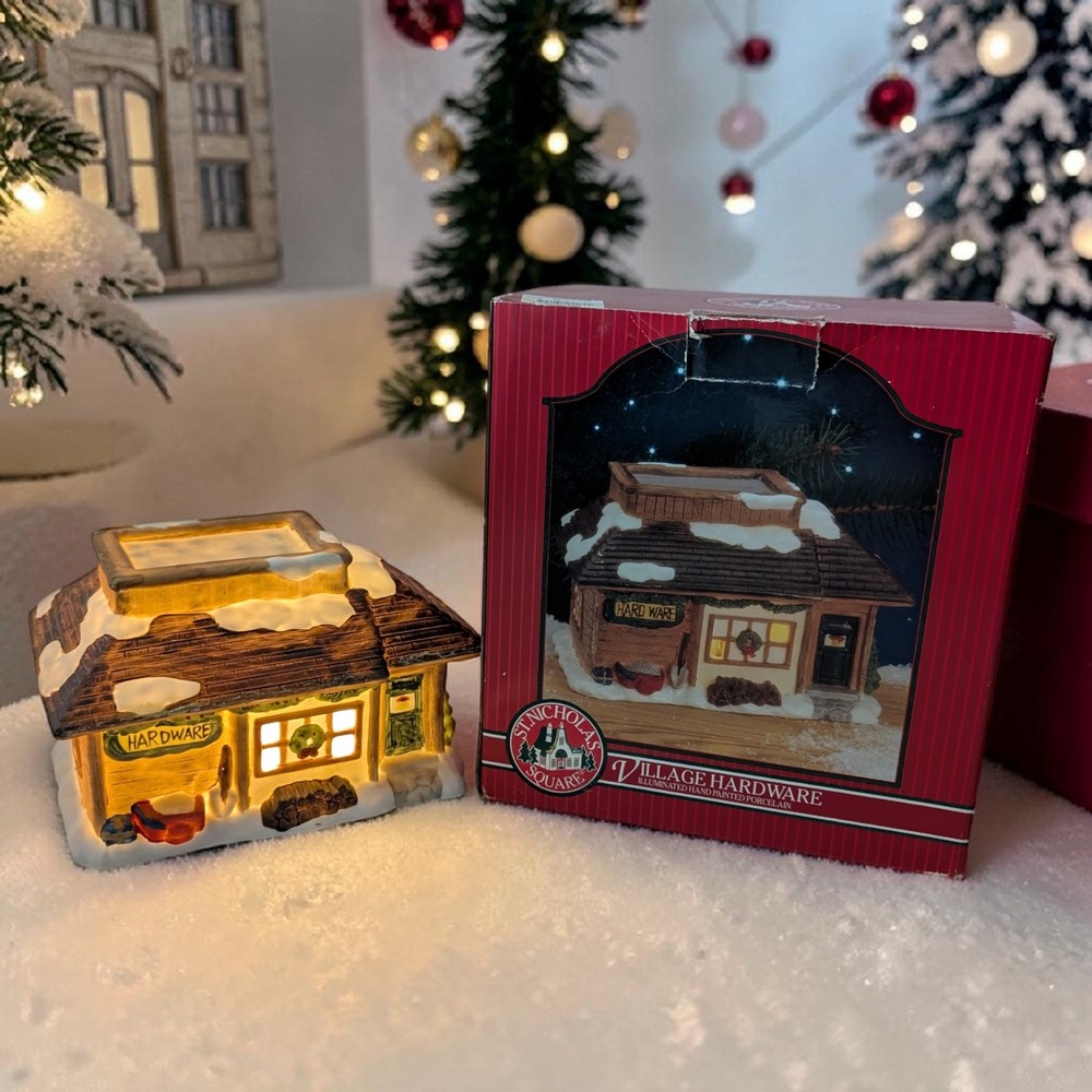 St. Nicholas Square Village Hardware Illuminated Hand Painted Porcelain TESTED